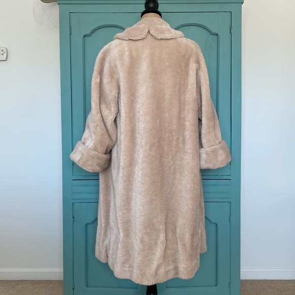 O’llegro A Luxurious Man Made Fur. Cleaned Ready to Wear. - Picture 9 of 11